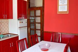 Отели типа «постель и завтрак» Montenegro Hostel B&B Kotor Котор Двухместный номер с 1 кроватью и общей ванной комнатой-2