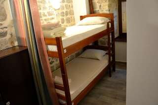 Отели типа «постель и завтрак» Montenegro Hostel B&B Kotor Котор Отдельный общий номер-5